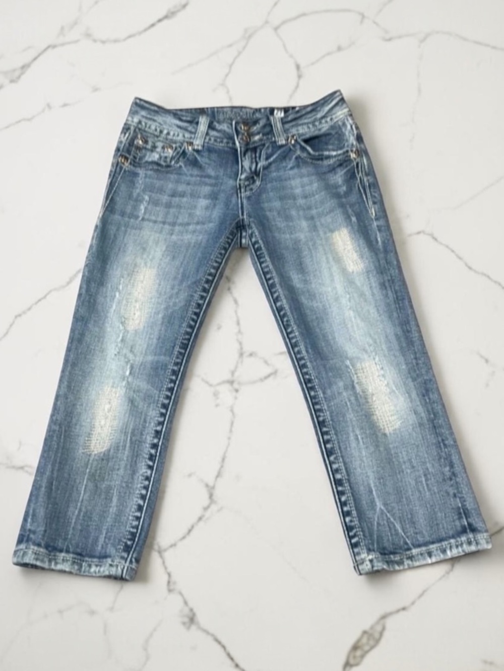Miss Me Light Washed Distressed Signature Capri Jeans